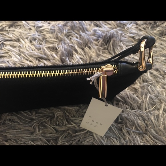 🖤A NEW DAY Wristlet Pouch in Midnight Black NWT - Picture 5 of 7